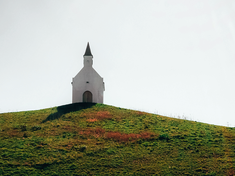 Church_on_hill-800x600